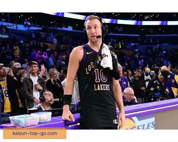 里夫斯称肯纳德为联盟顶级射手强调享受比赛和赢得胜利的重要性